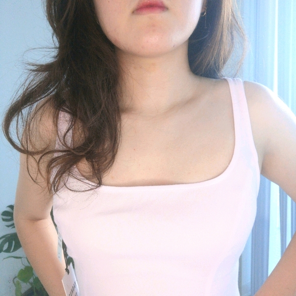 Aritzia - Picture 7 of 10